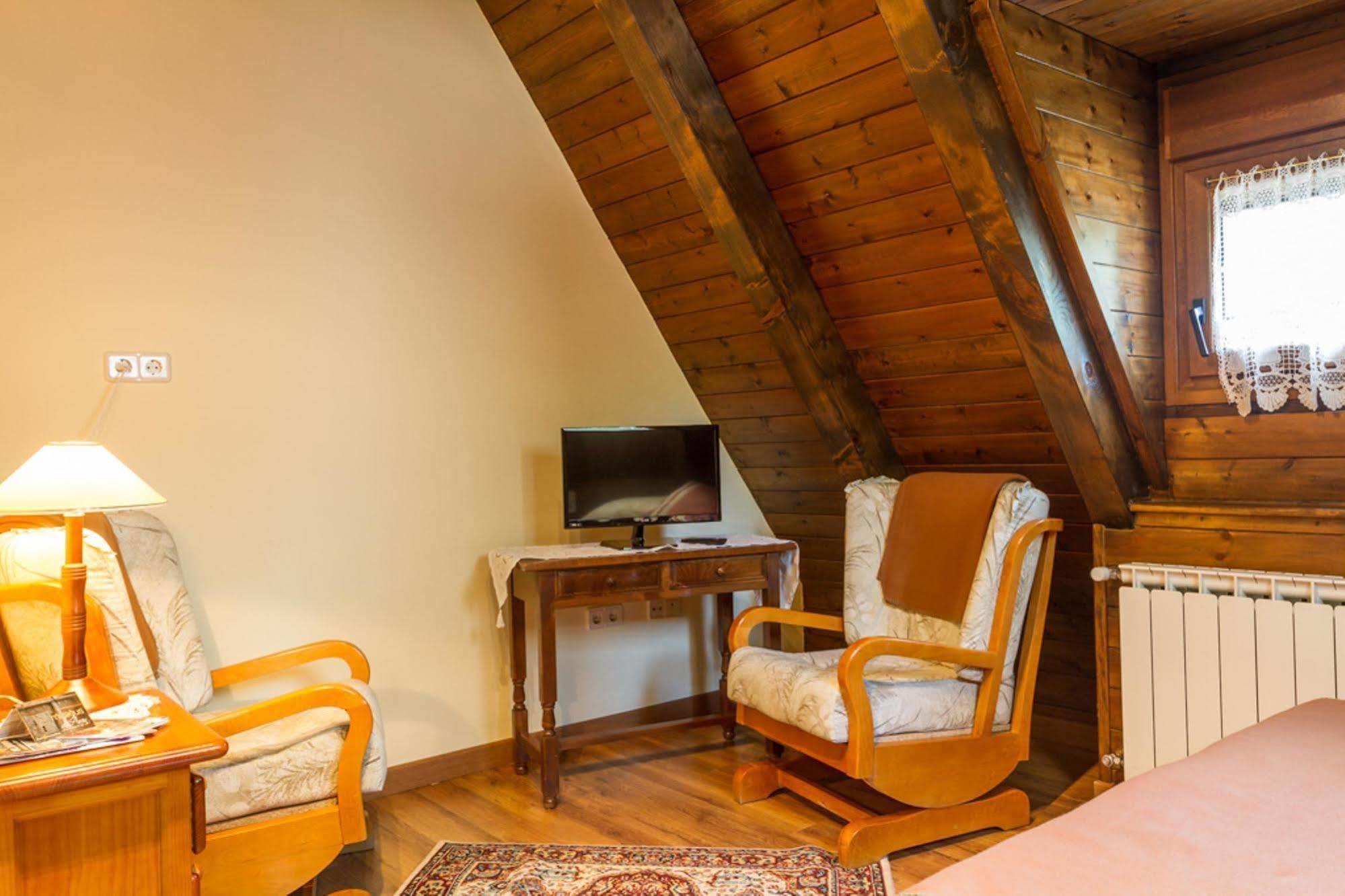 Hostal Aiguamog Саларду Екстер'єр фото